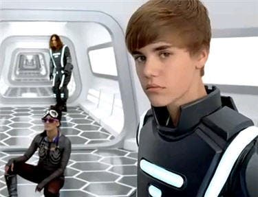  Technologies 2011 on Justin Bieber Represents New Technology On This Tv Commercial   Zap